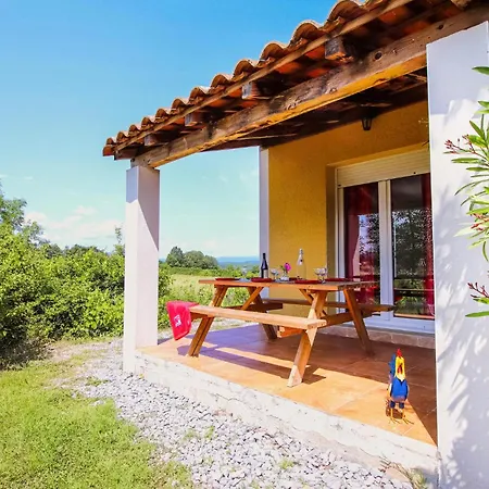 Holiday home Pet Friendly In With Kitchen Grospierres